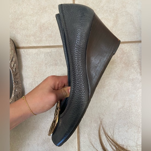 Tory Burch Leather Selma Wedge Logo Peep Toe Pumps - Picture 2 of 4